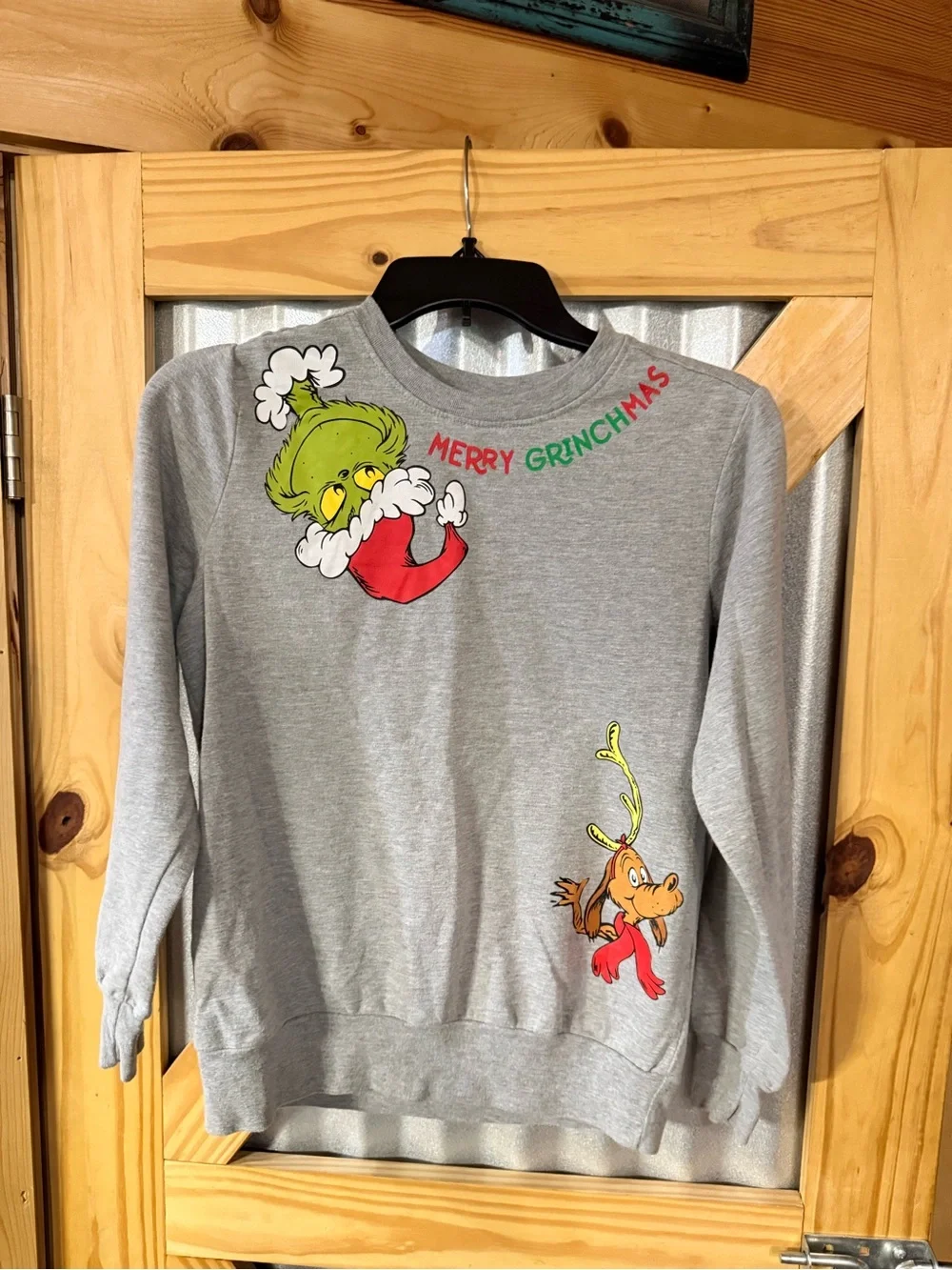 Grinch Christmas 2-piece Women’s loungewear set. Cotton poly blend . Size Small
